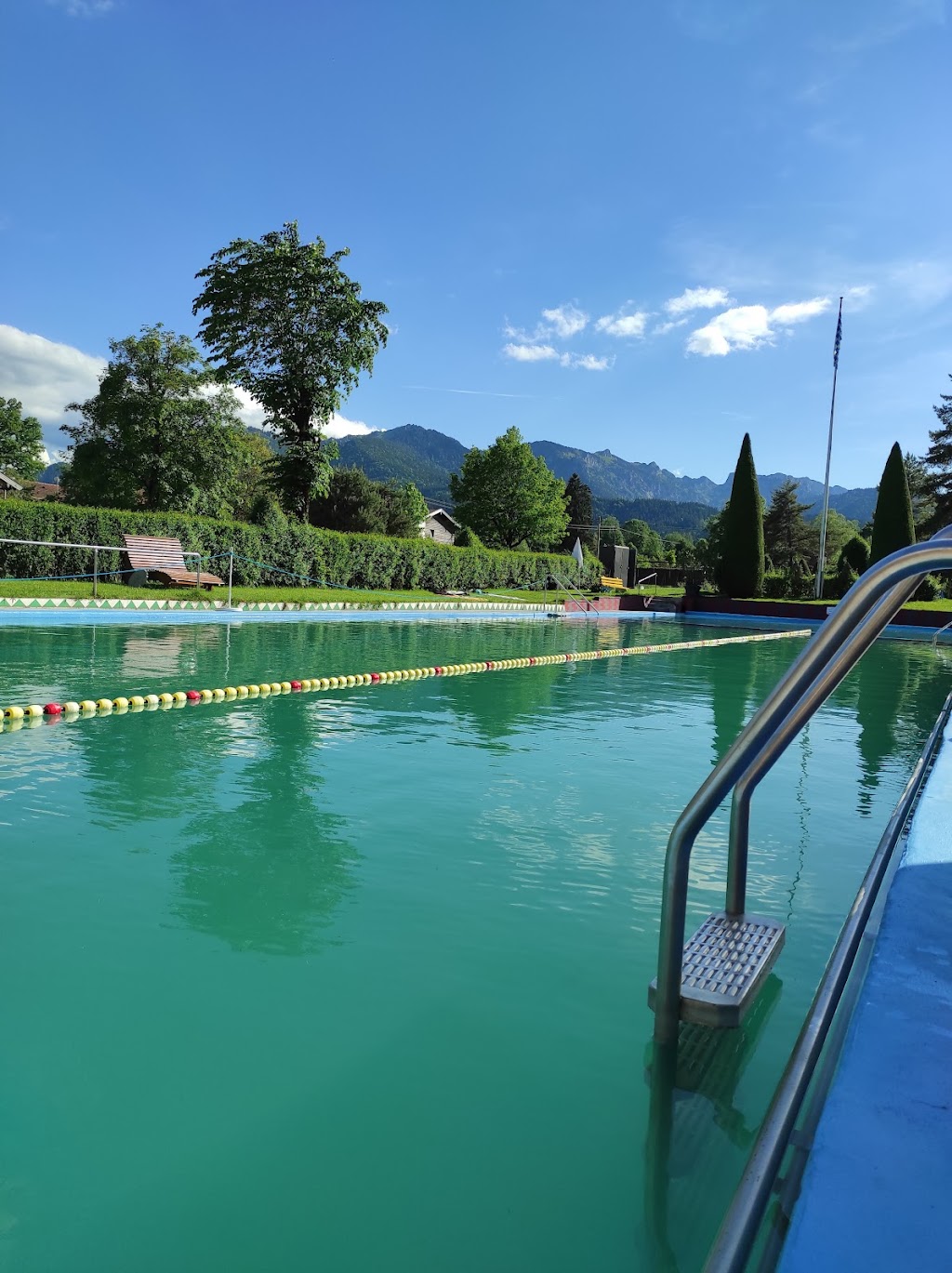 Bild von Freibad Arzbach mit Tennisplätzen