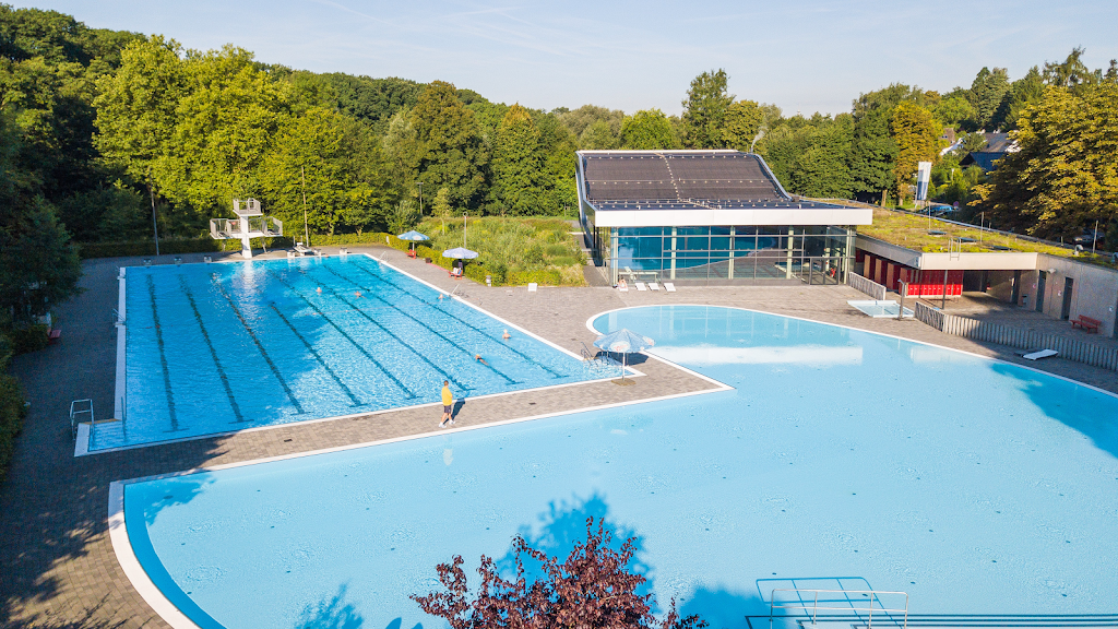 Bild von Indoor and outdoor pools Wiembachtal
