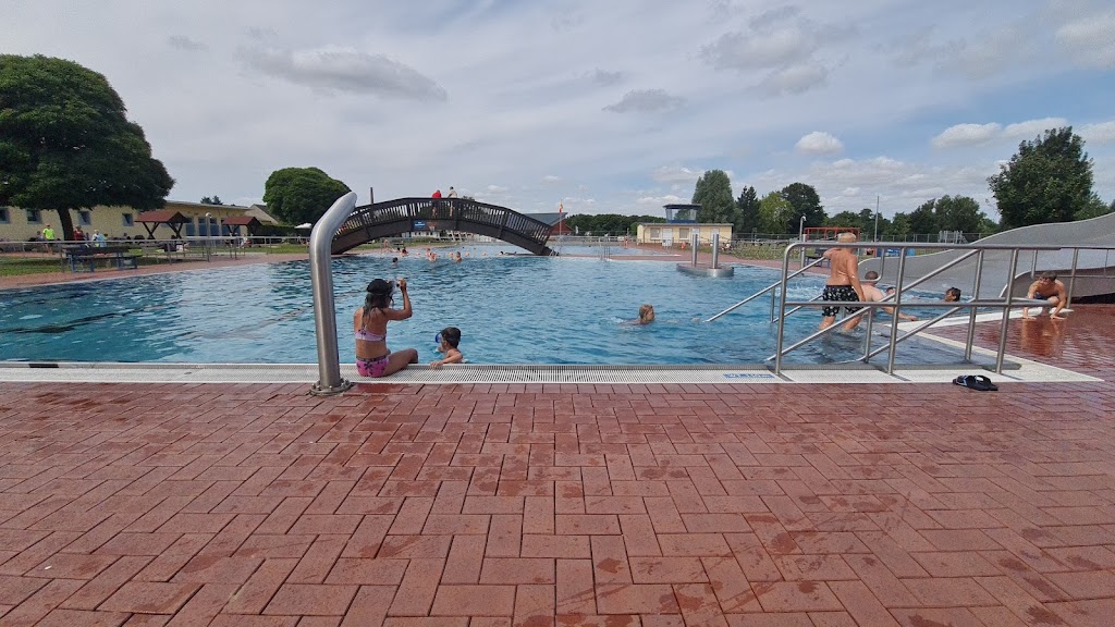 Bild von Schwimmbad Malchin