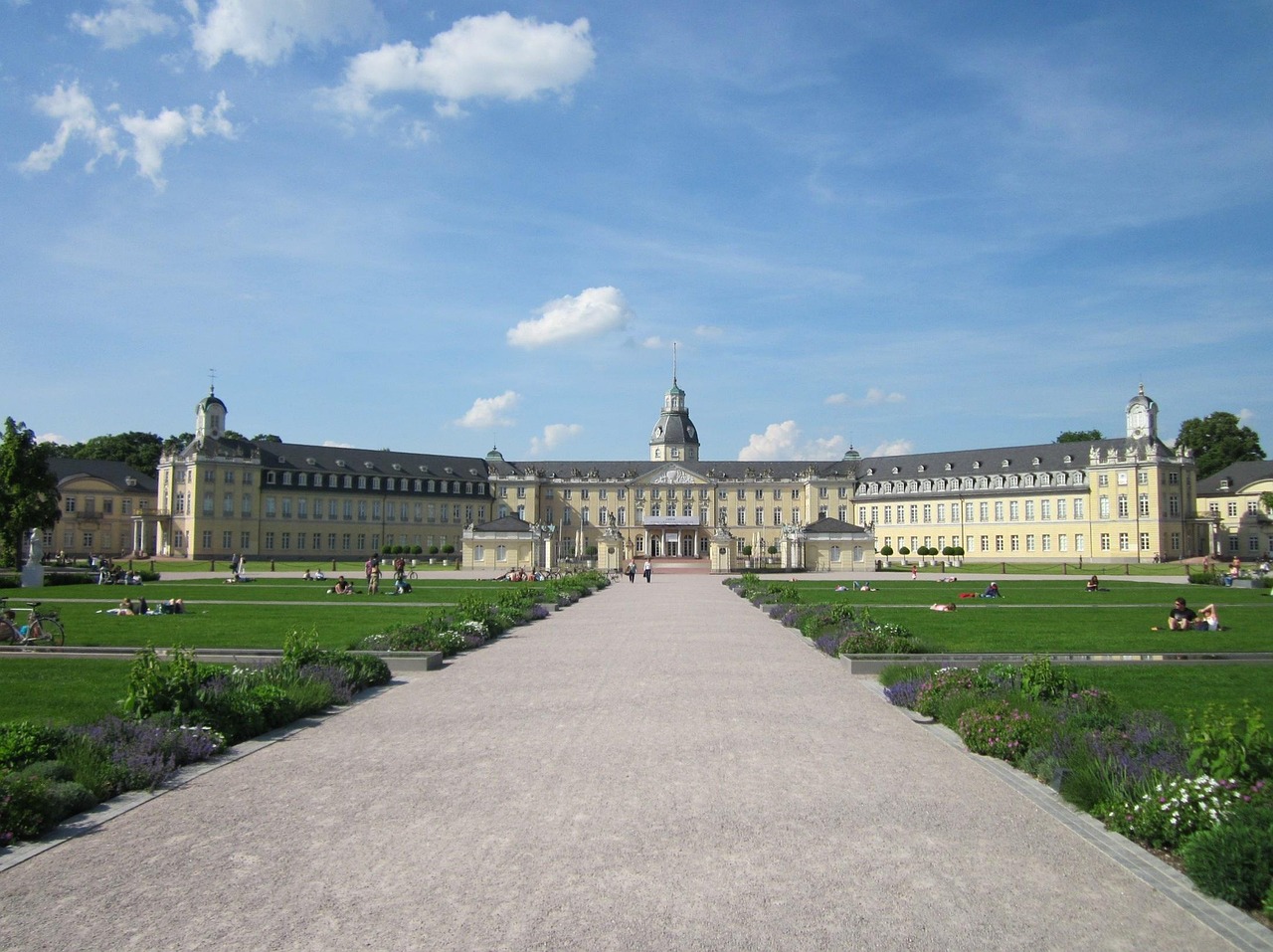 Titelbild für Freibäder im Großraum Karlsruhe/Pforzheim